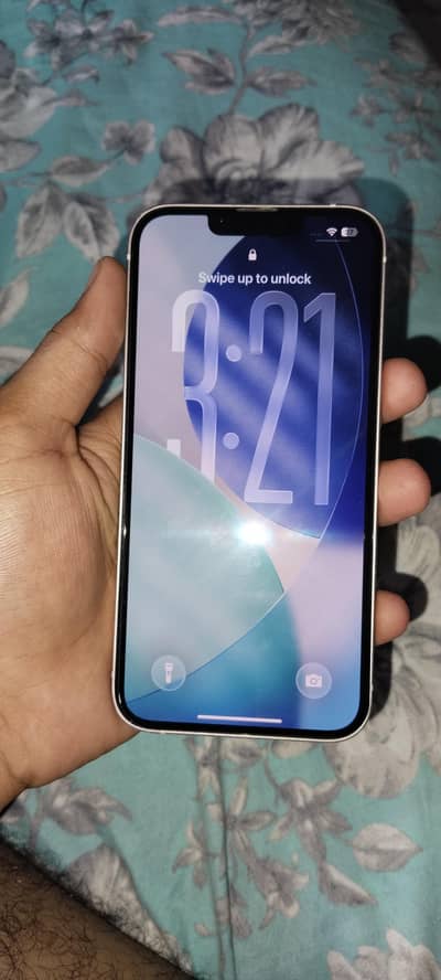 Apple iPhone 13