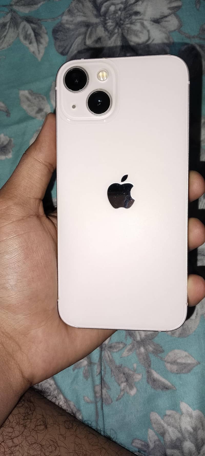 Apple iPhone 13 1