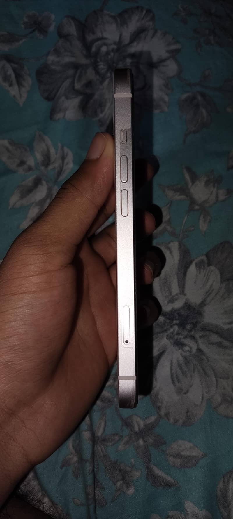 Apple iPhone 13 2