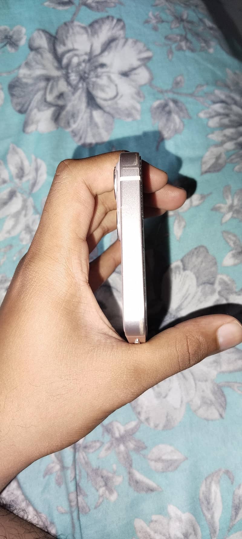 Apple iPhone 13 4