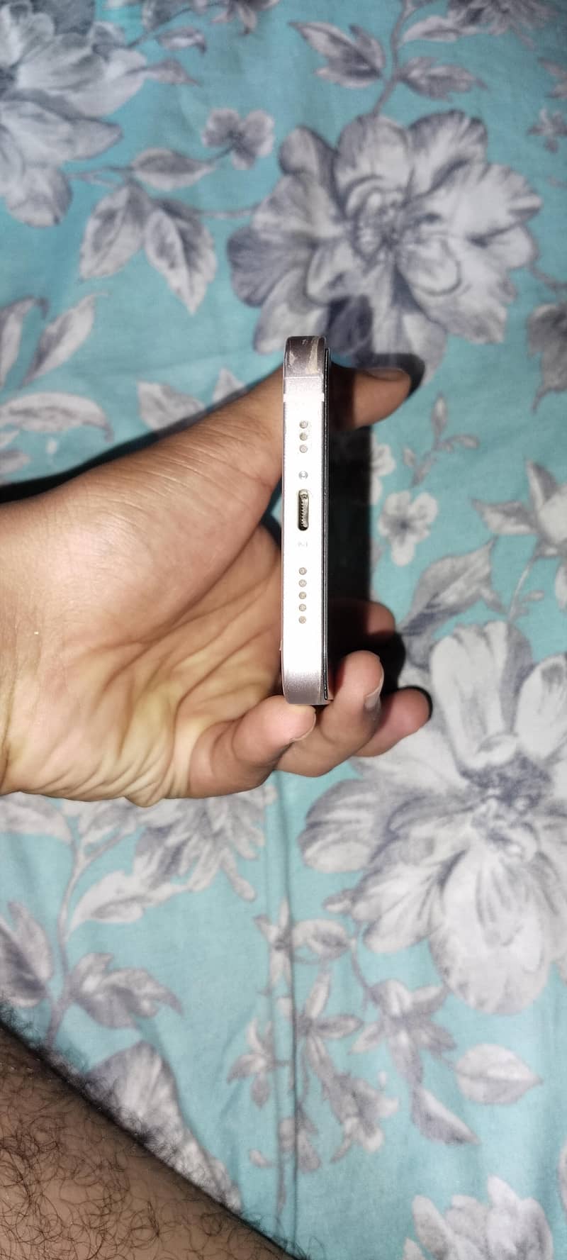 Apple iPhone 13 5