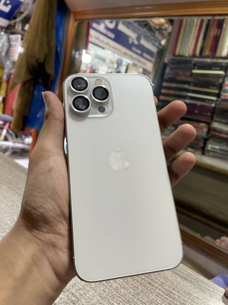 Apple iPhone 13 Pro Max 1