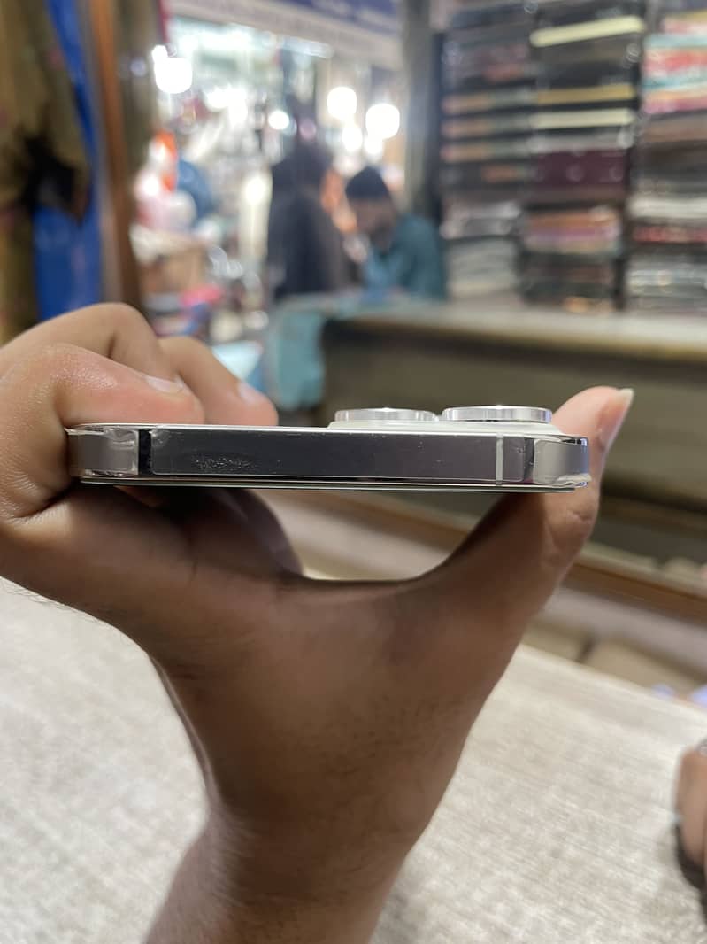 Apple iPhone 13 Pro Max 3