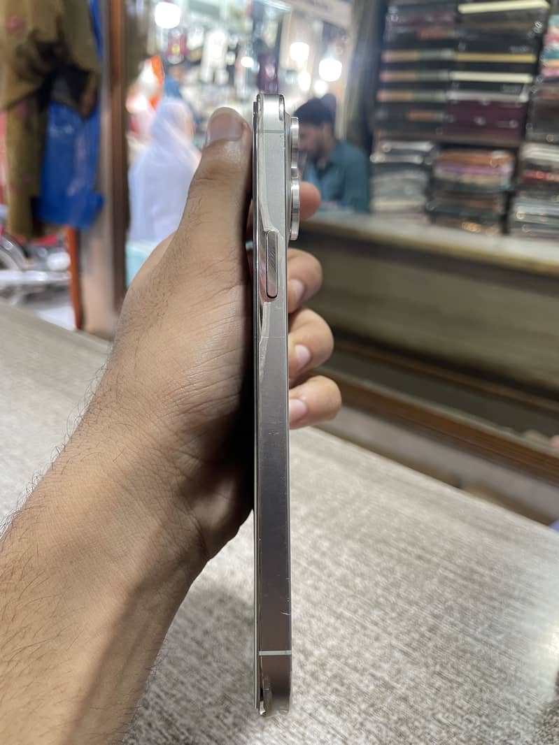 Apple iPhone 13 Pro Max 6