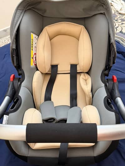 Newborn Carry Cot / Car Seat