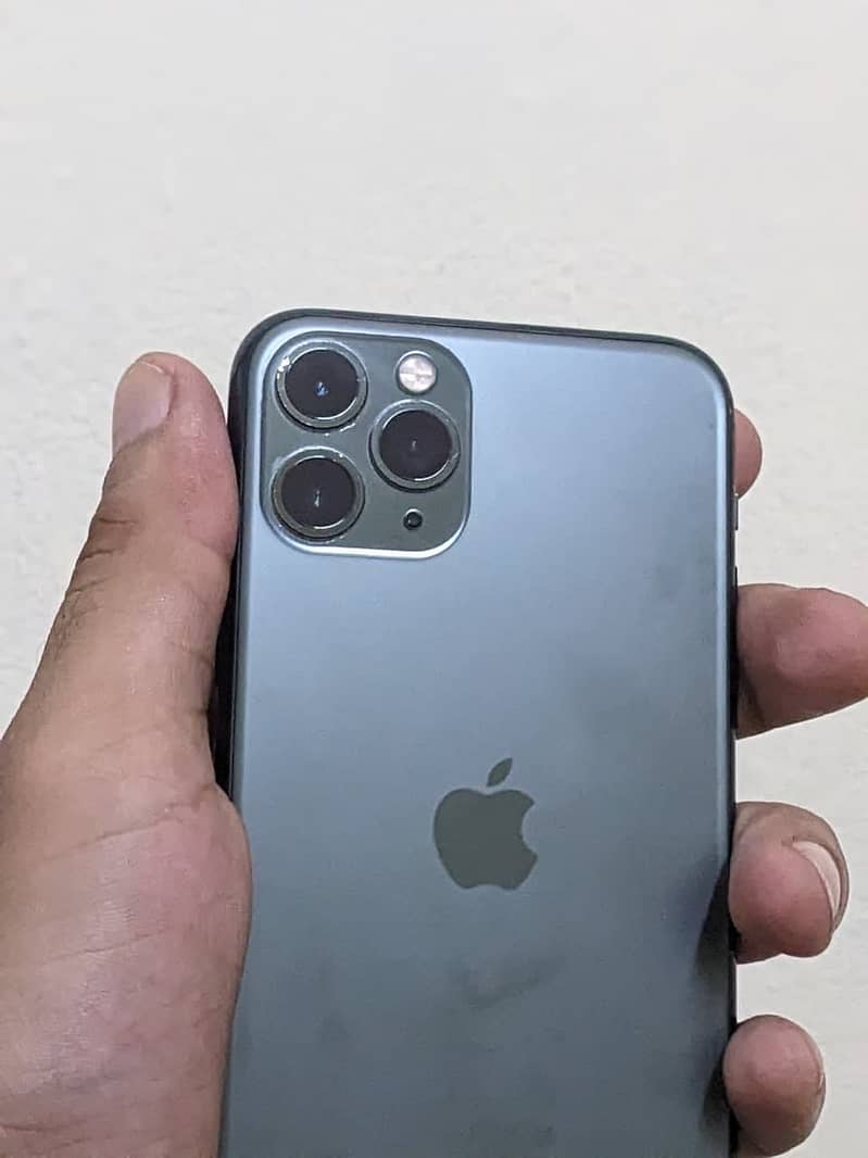 Apple iPhone 11 Pro 4
