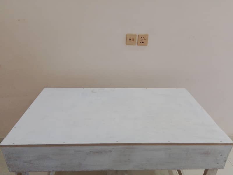 console table(with a sheet on top) 0