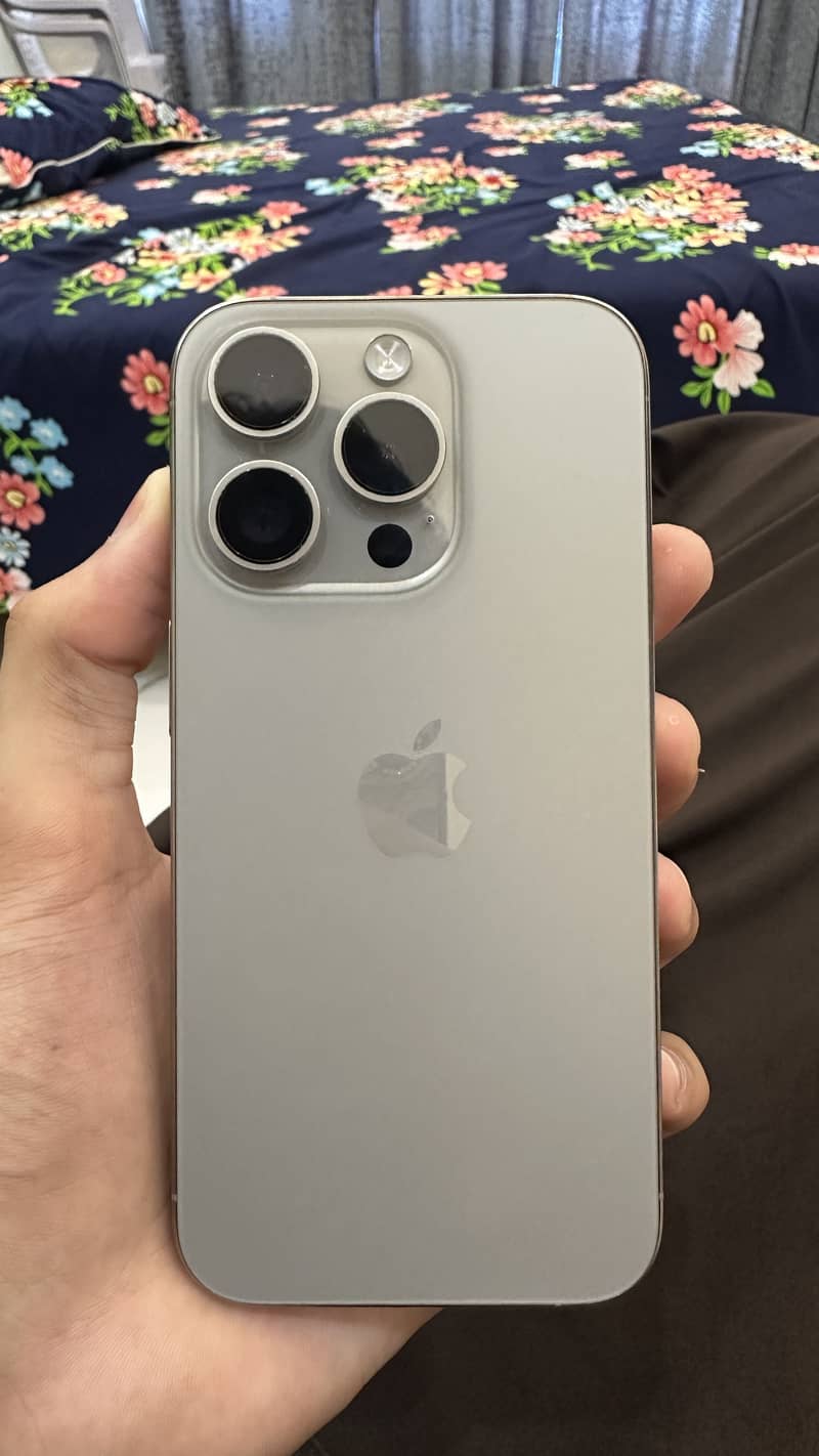 Apple iPhone 15 Pro 0