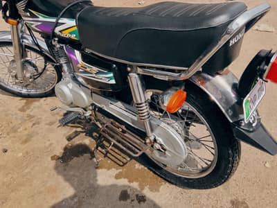 I'm selling my bike Honda 125 it's urgent sale