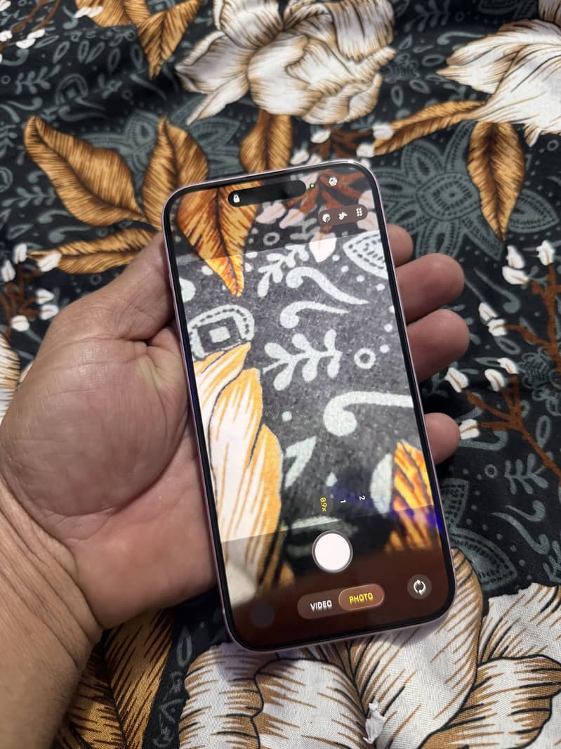 Apple iPhone 15 plus 3