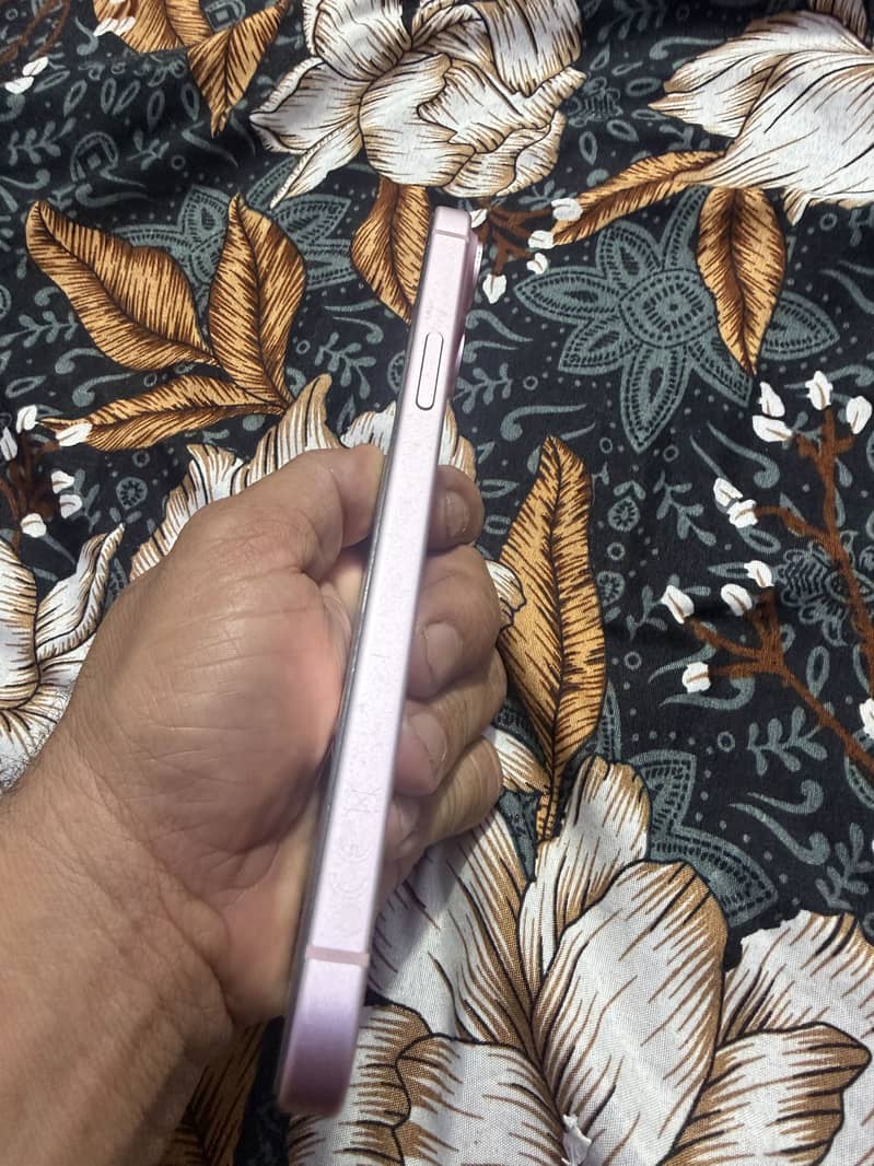 Apple iPhone 15 plus 5