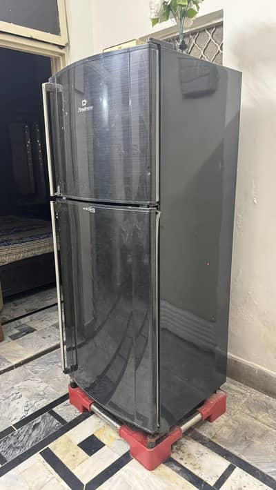 urgent sale (Dawlance refrigerator Hi zone)