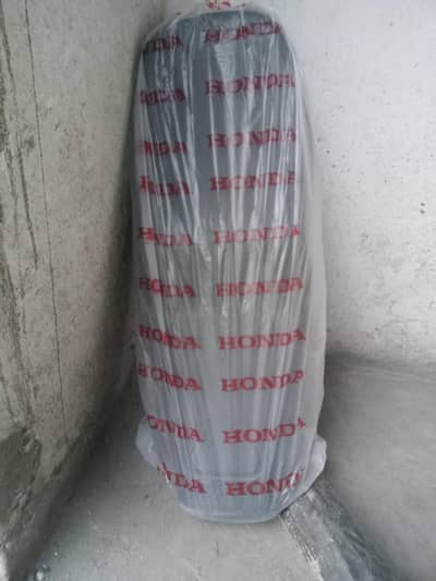 hamr pass hole sale pr seat ha honda ke genuine seat ha