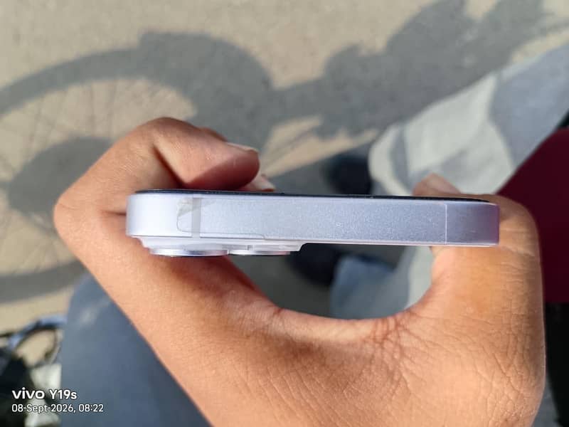 Apple iPhone 14 3