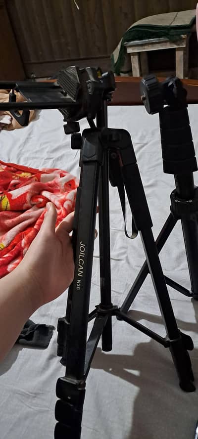 2 tripods Zero damage you can check  03197282961