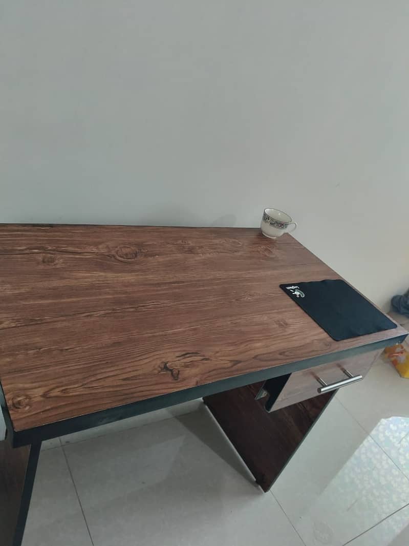 Study table (slightly used) 1