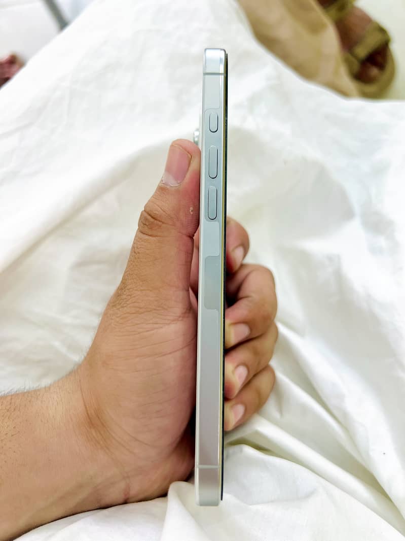 Iphone 16 pro max 5
