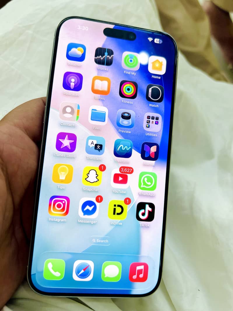 Iphone 16 pro max 9