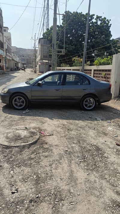 Honda Civic VTi Oriel Prosmatec 2001 better then liana baleno alto