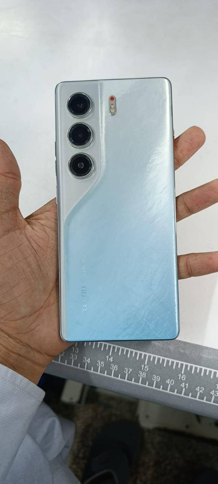 Tecno CAMON 40 Pro 1
