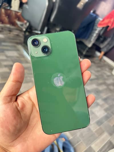 Apple iPhone 13