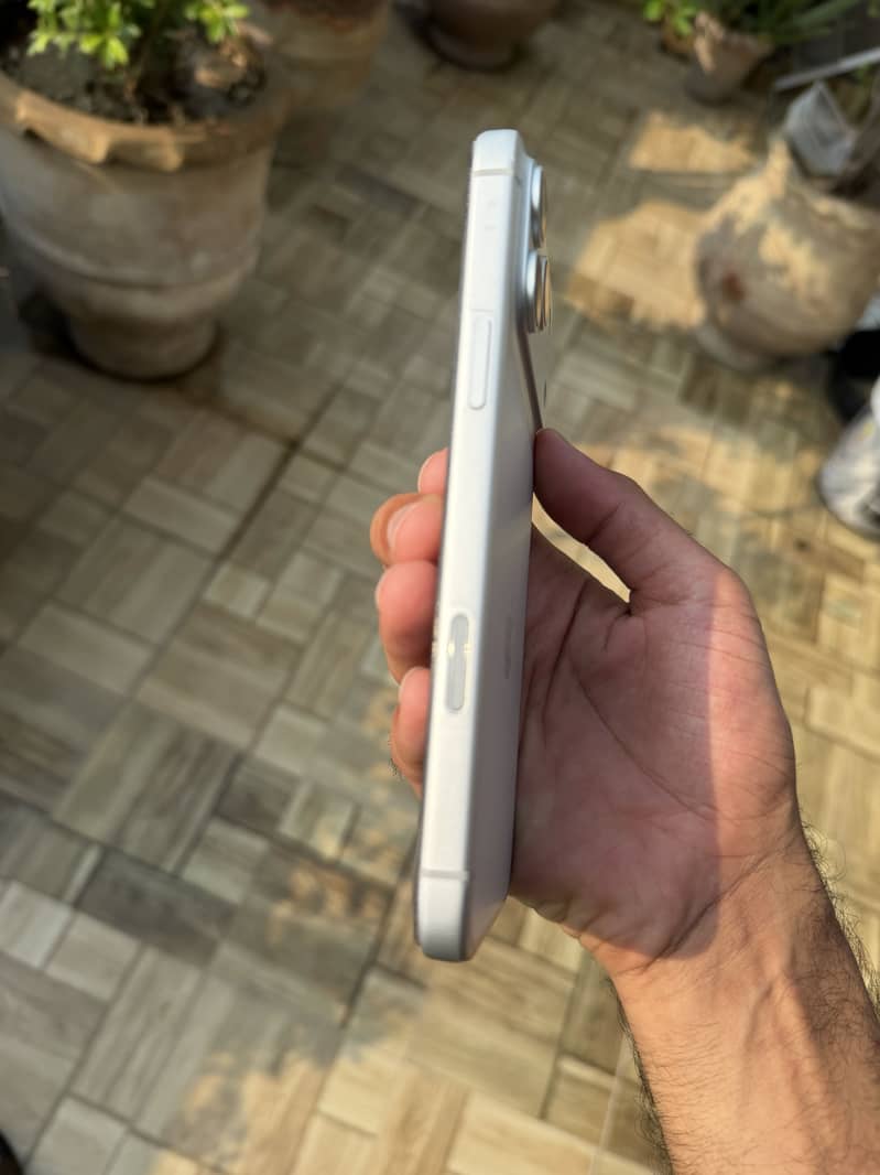 Apple iPhone 17 Pro Max 2