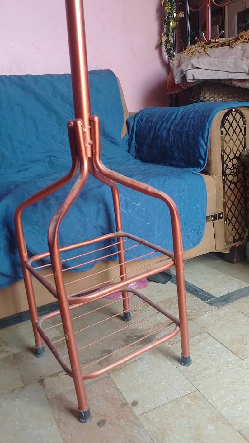 hanging stand. 1