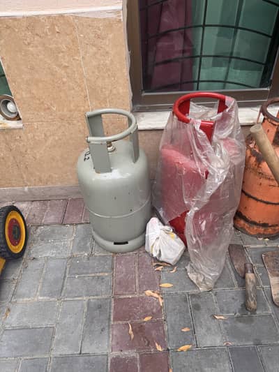 Gas cylinders