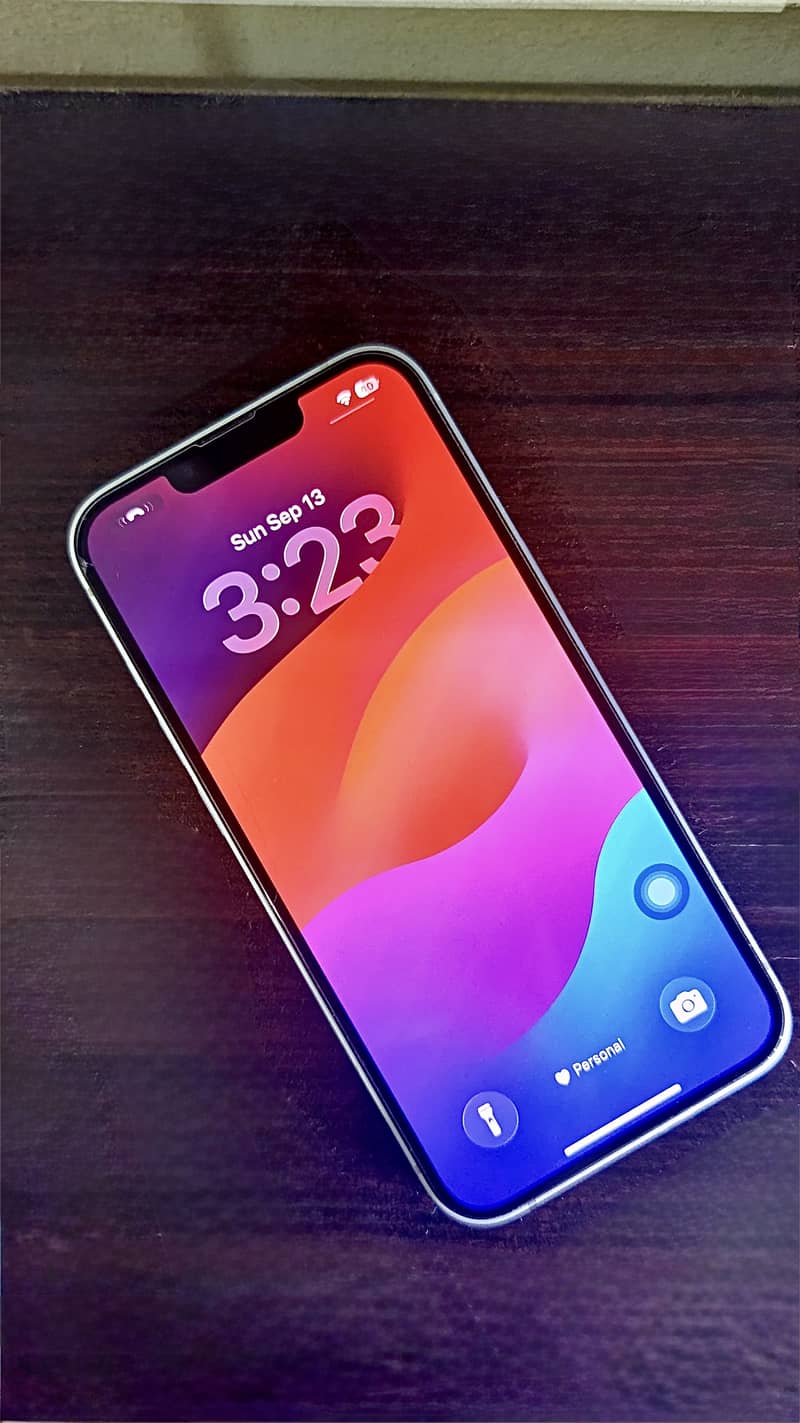 Apple iPhone 16e 1