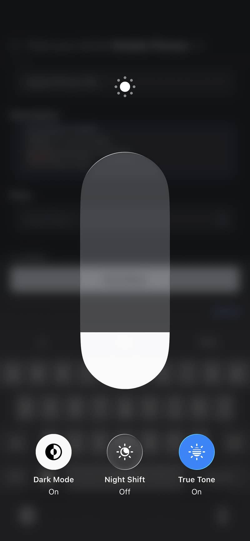 Apple iPhone 16e 8