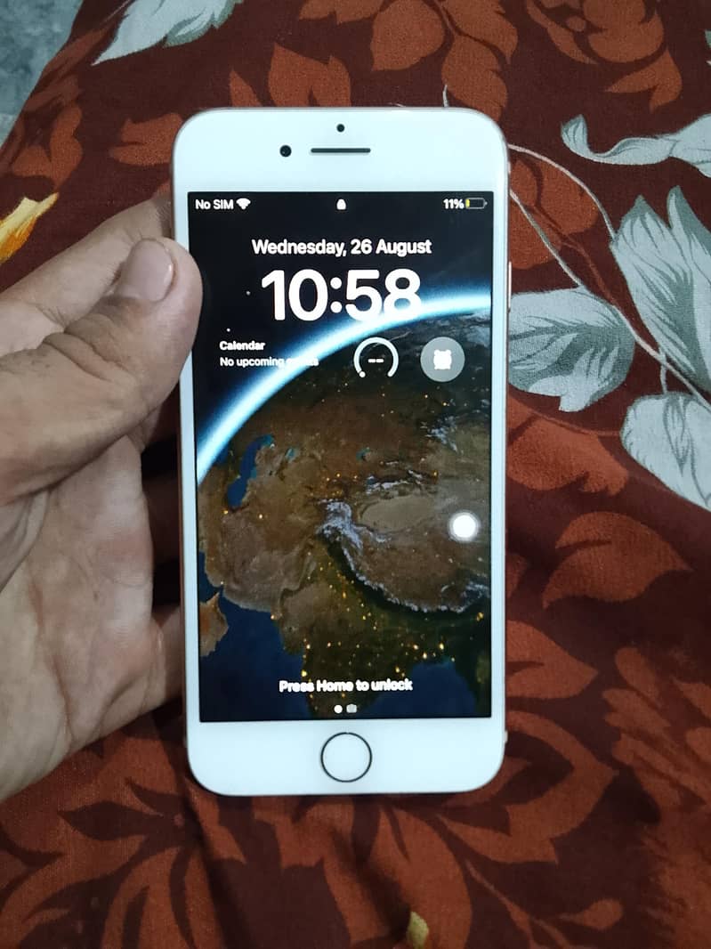 Apple iPhone 8 1