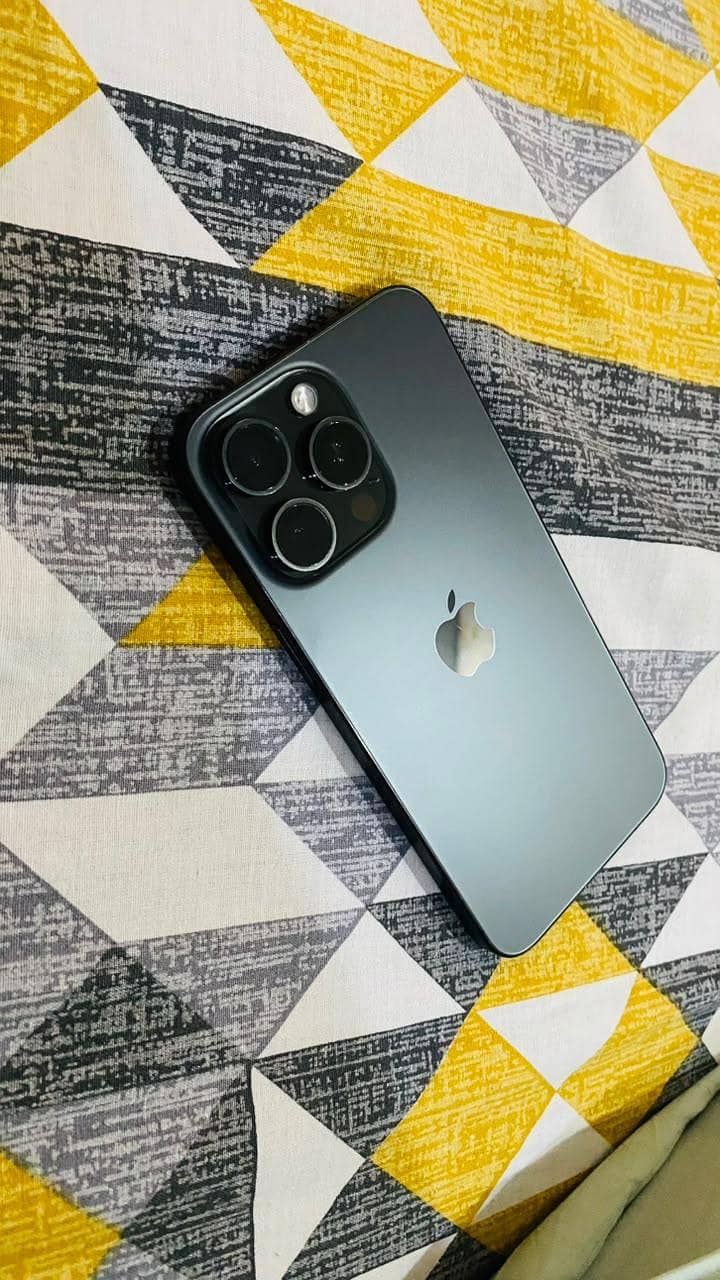 iPhone 15 Pro Max mdm 0