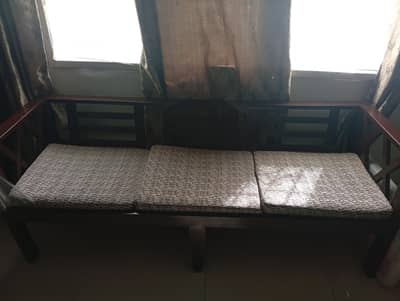 5 seater wooden sofa with center table