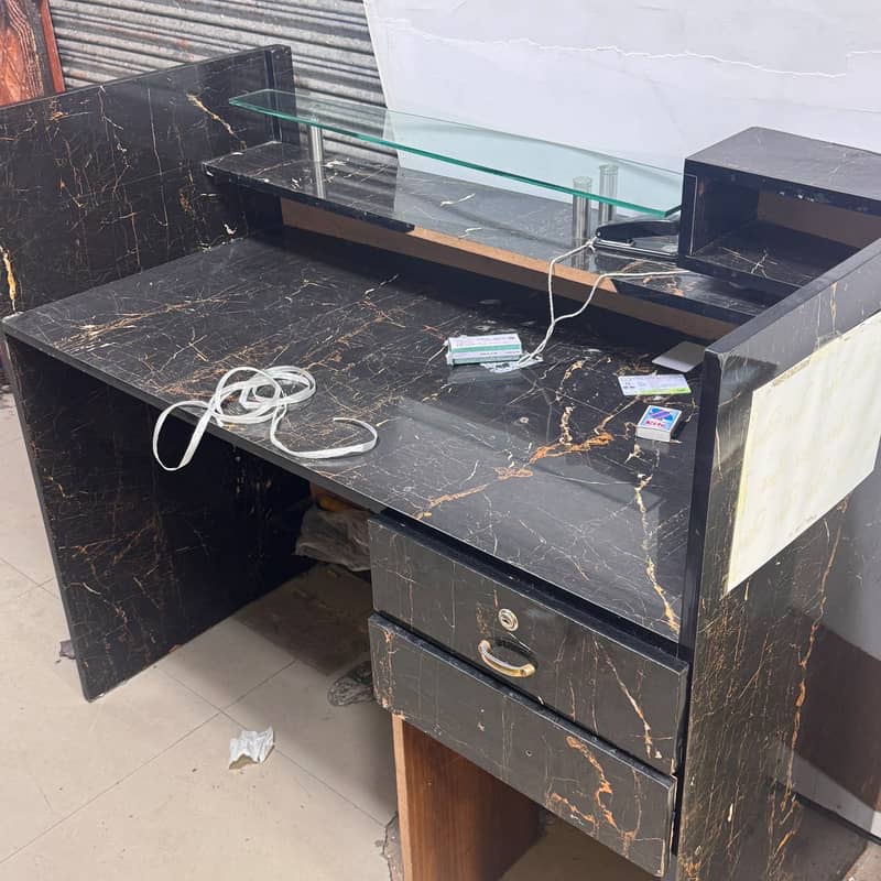 Office Table 0