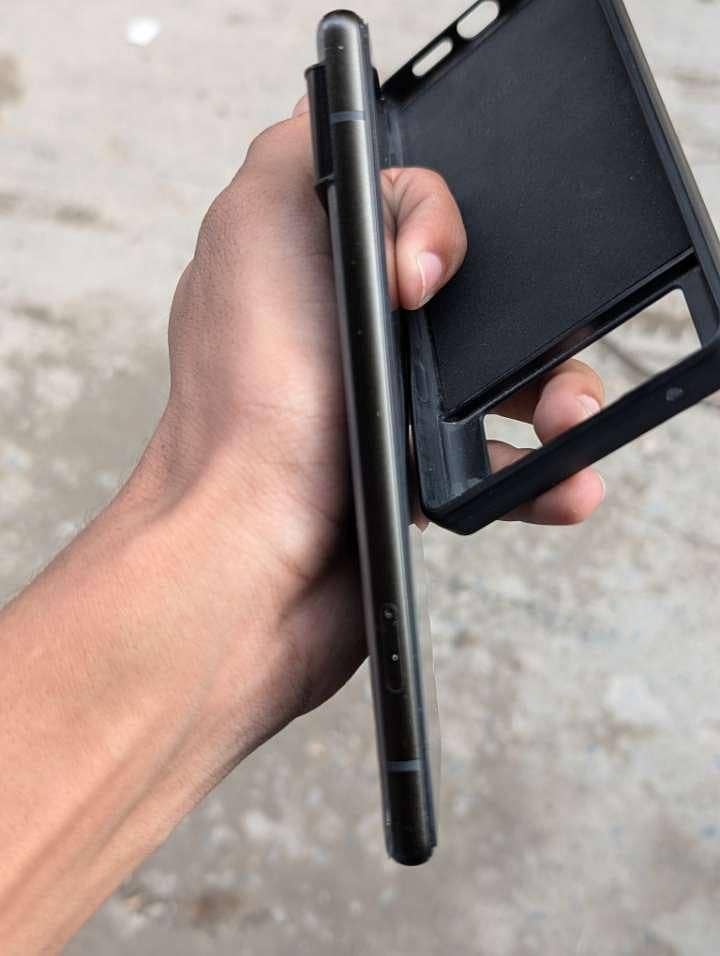 Google Pixel 6 4