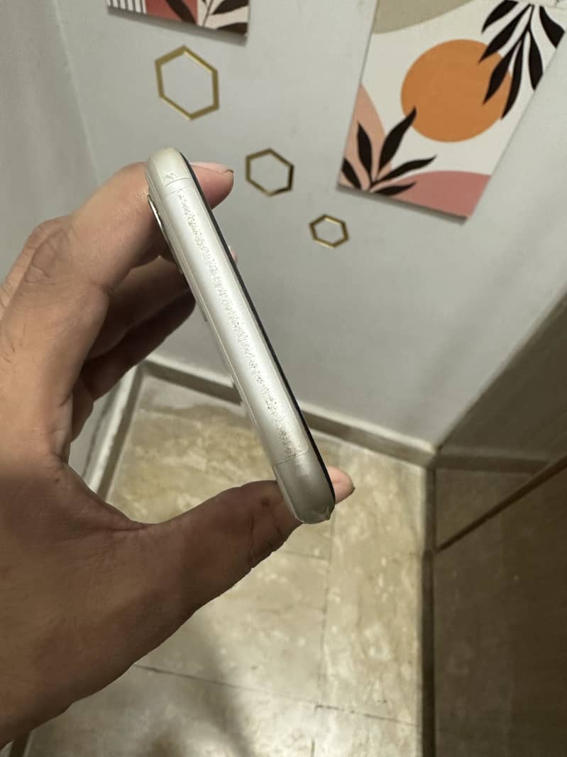 Apple iPhone 11 5