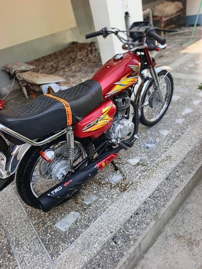 enjan pack lash janvan bike compani ki tik b abi tk ni utr bike zada