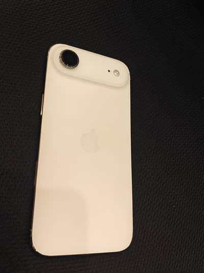 iPhone 17 Air Jv, 95% battery health, 10/10 condition
