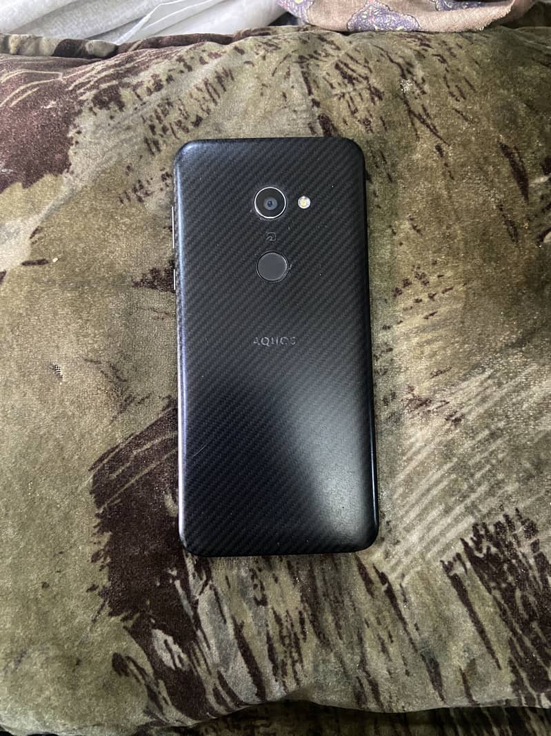 Sharp Aquos Zero 1