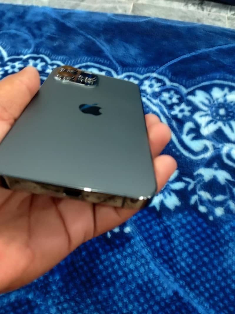 Apple iPhone 13 Pro Max 5