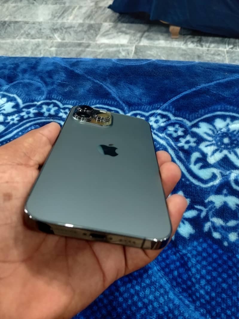 Apple iPhone 13 Pro Max 7