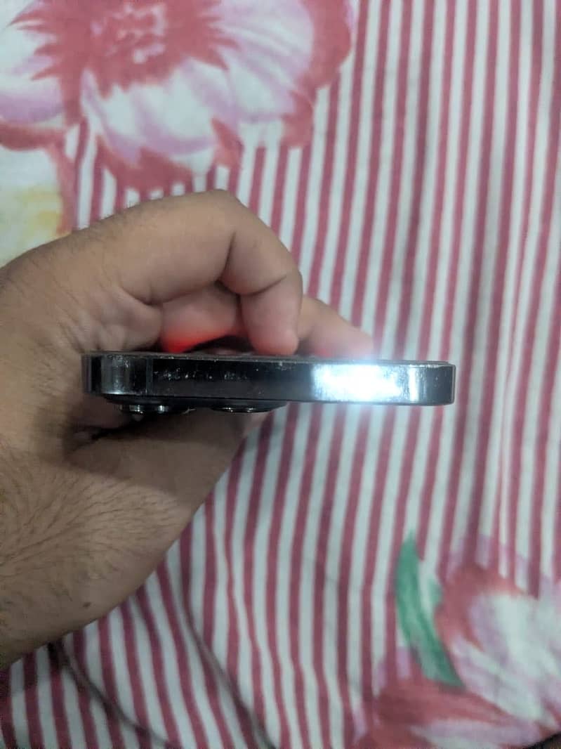 Apple iPhone 13 Pro 4