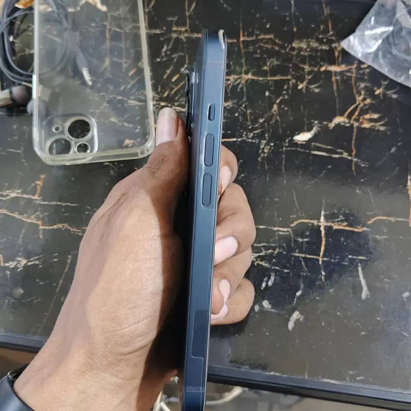 Apple iPhone 14 1