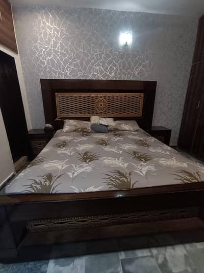 Bedset with sidetables and dressing table