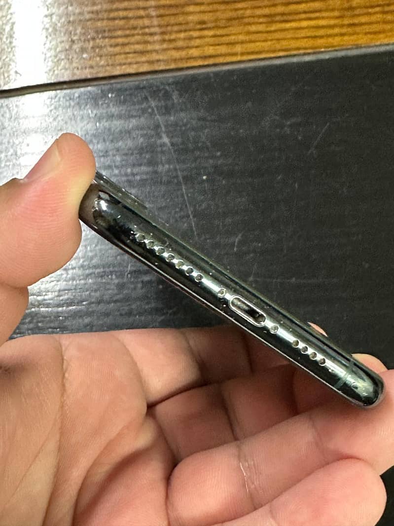 Apple iPhone 11 Pro Max 3