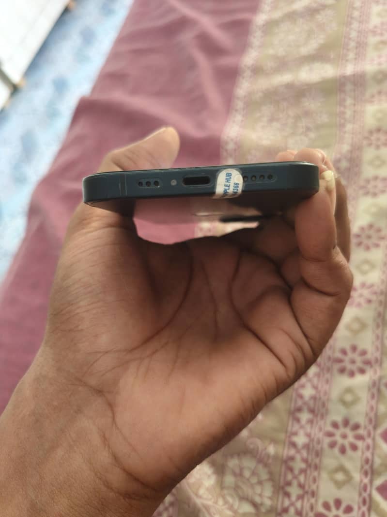 Apple iPhone 13 2