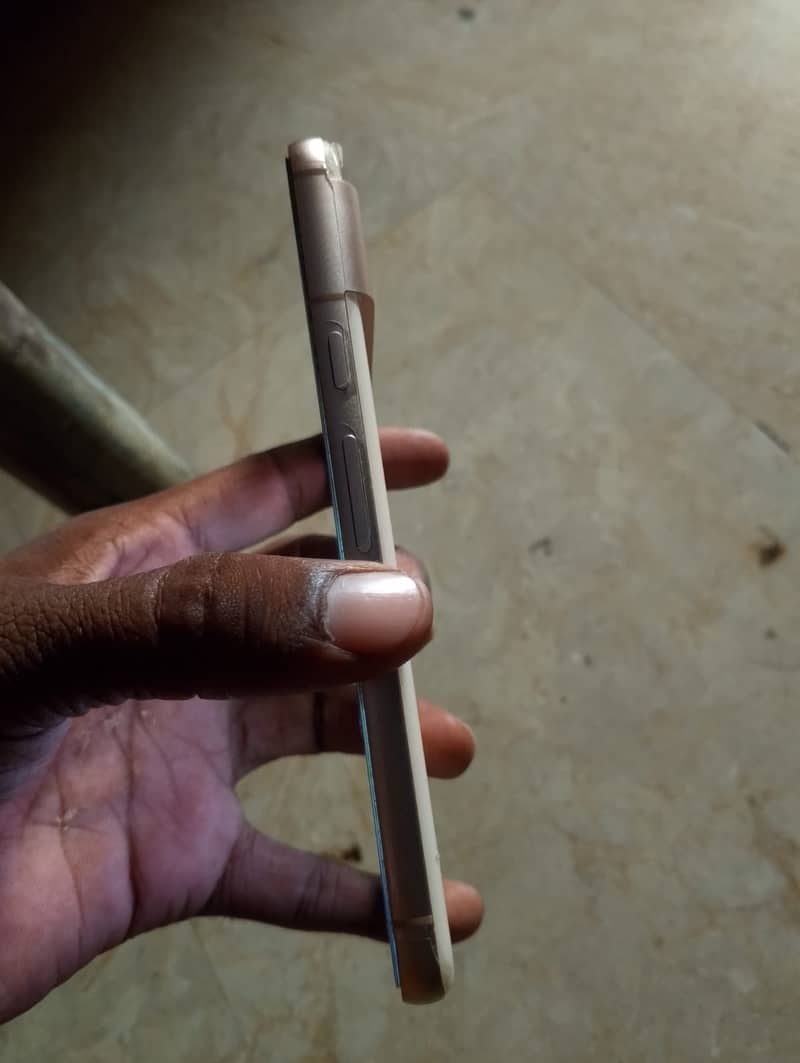 Google Pixel 8 2