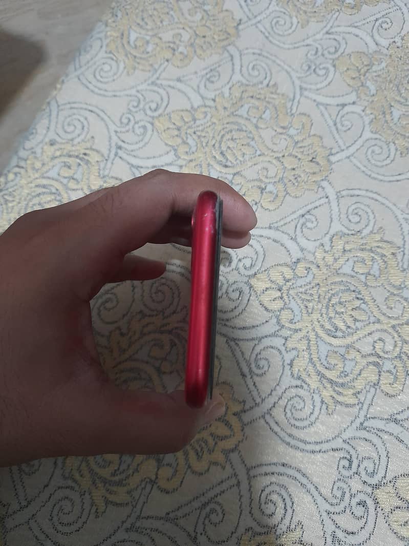 Apple iPhone 11 4