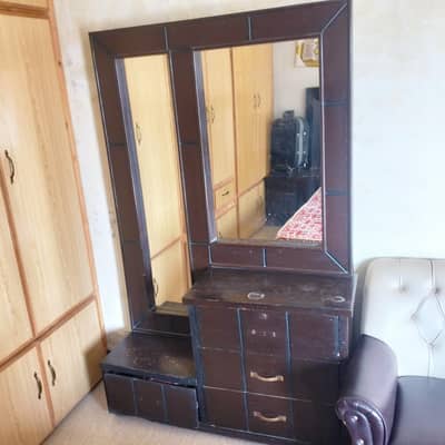 dressing table
