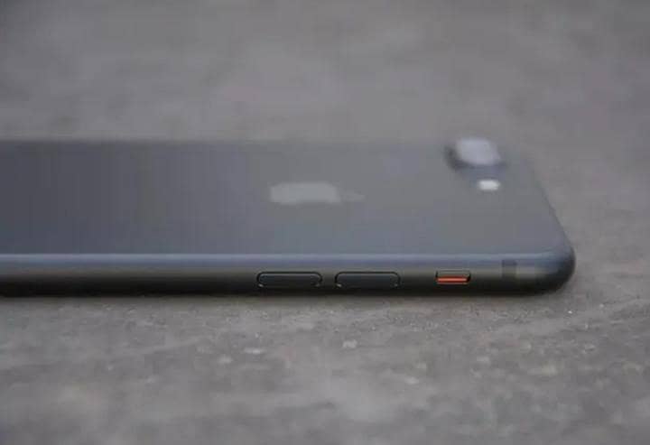 Apple iPhone 7 2